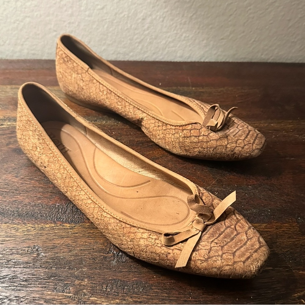 Born | Shoes‎ | Born Womens Dinah Brown Classic Leather Slipon Loafers..9